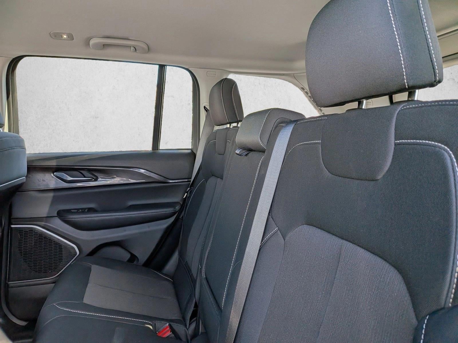 2022 Jeep Grand Cherokee Laredo