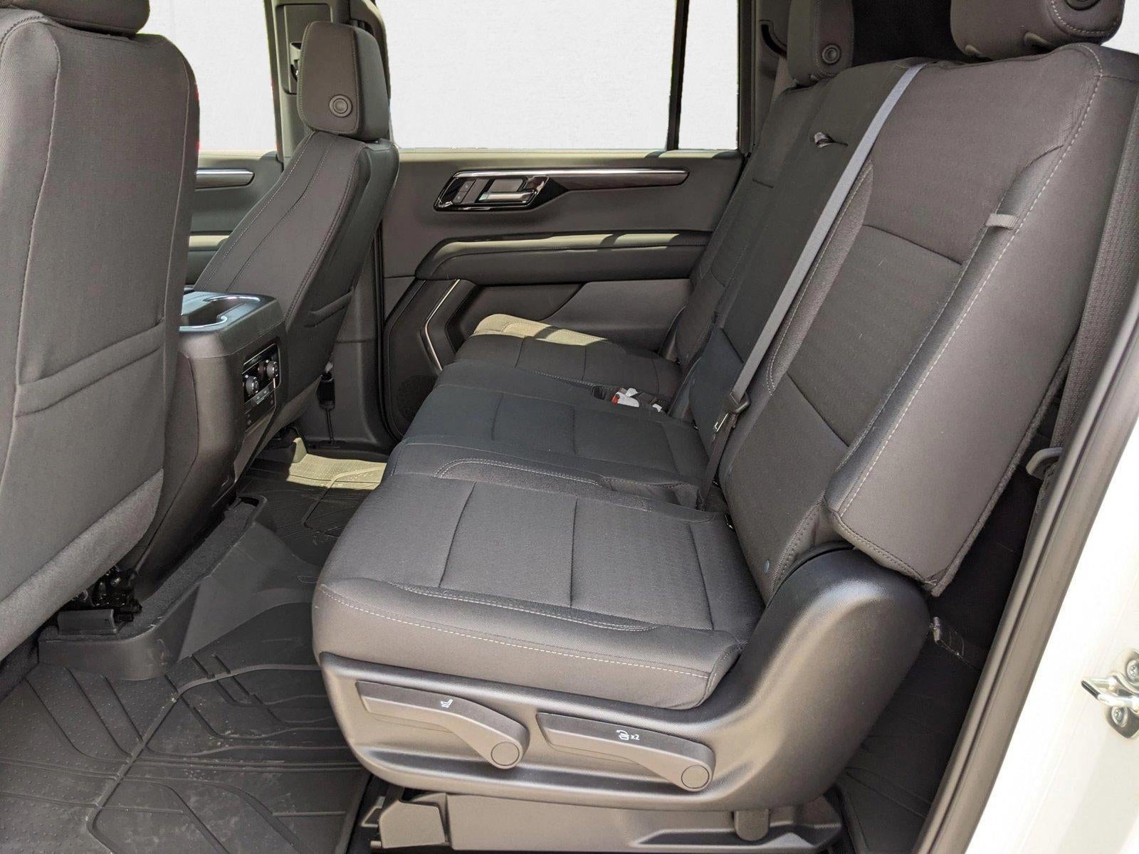 2025 Chevrolet Suburban LS