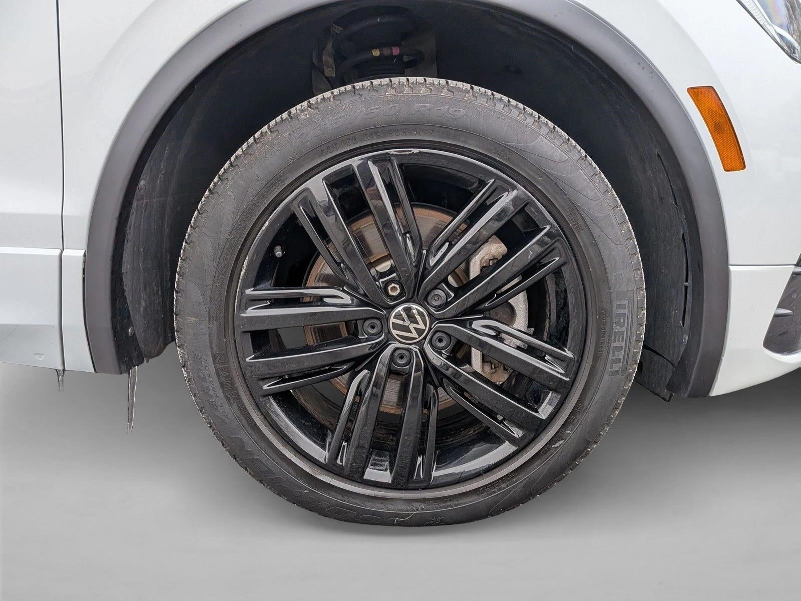 2022 Volkswagen Tiguan SE R-Line Black