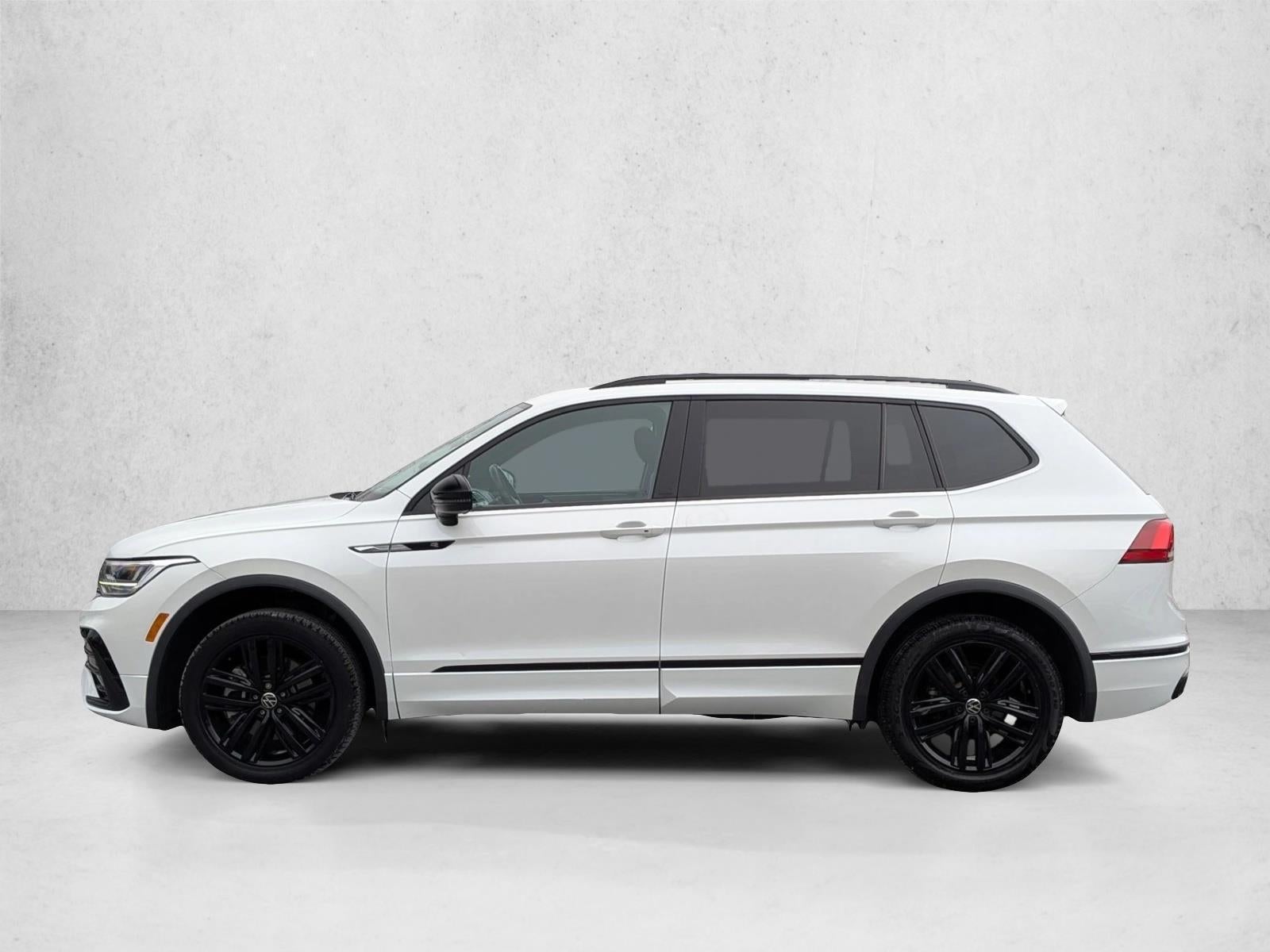 2022 Volkswagen Tiguan SE R-Line Black