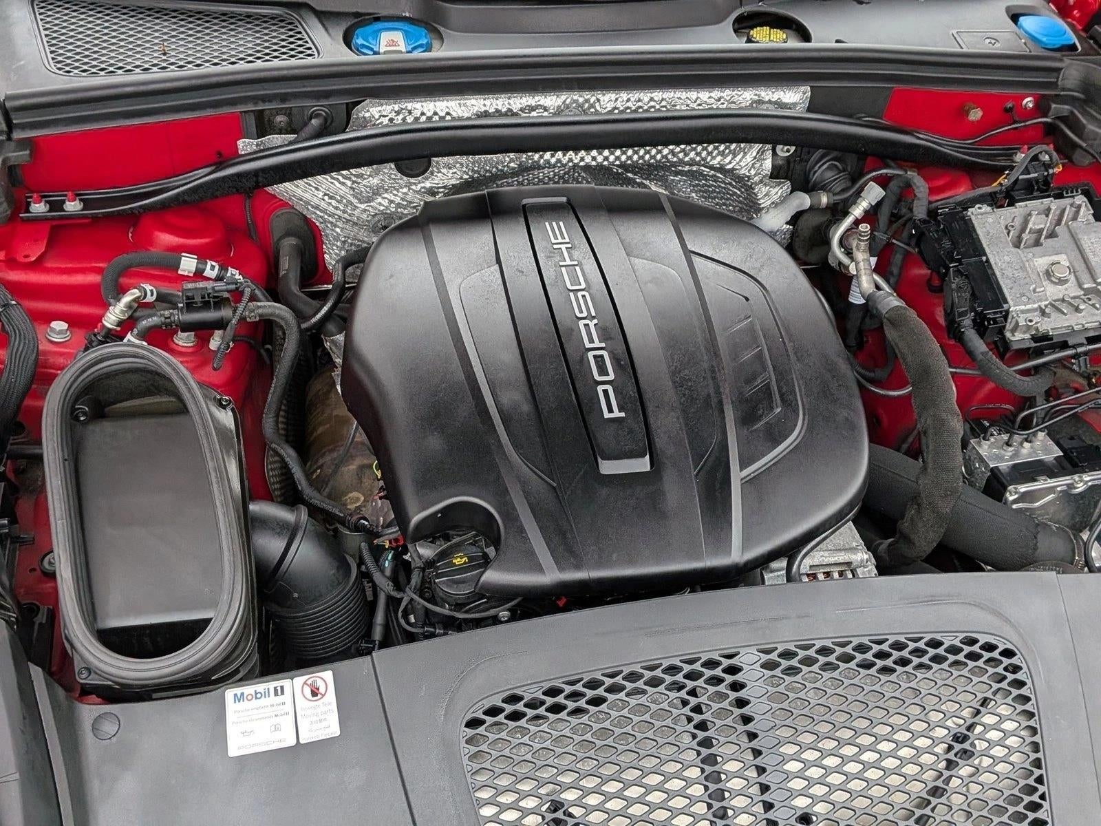 2020 Porsche Macan Base