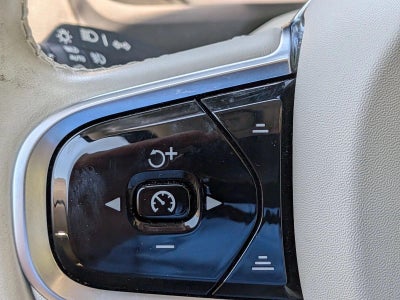 2023 Volvo XC90 B5 Plus