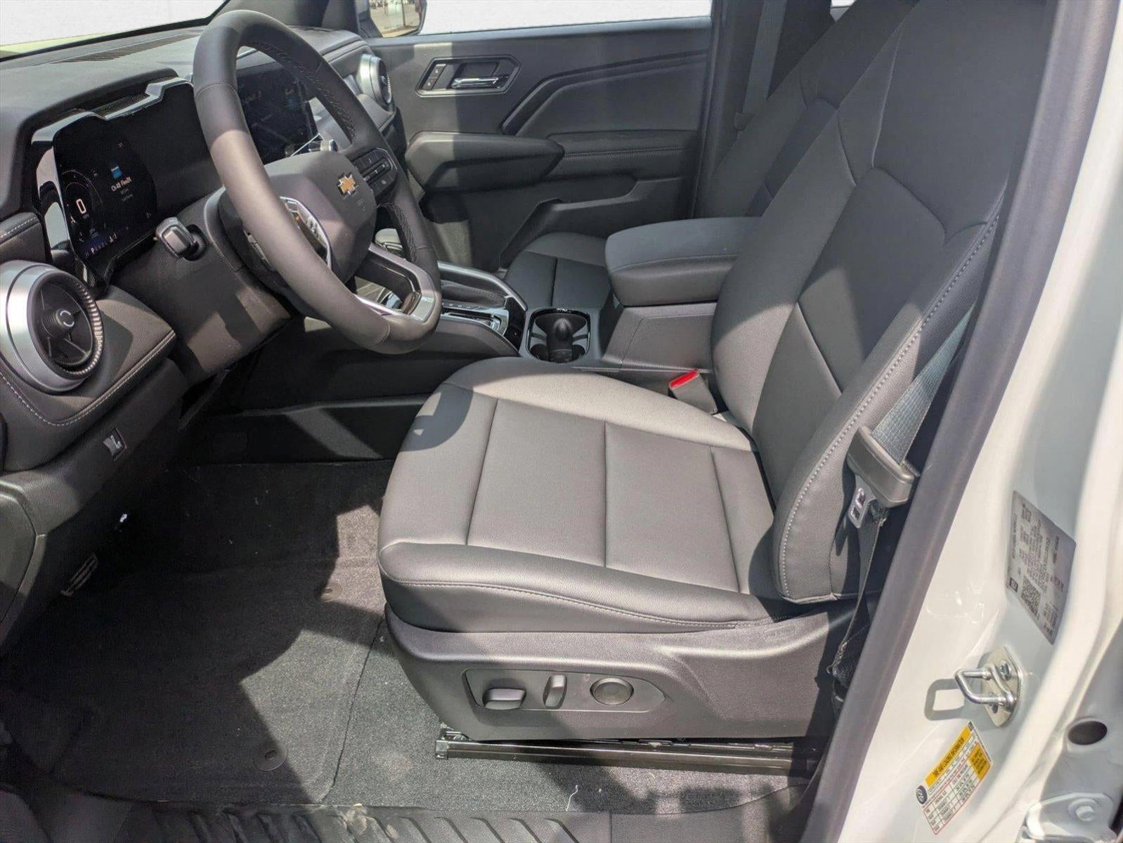 2025 Chevrolet Colorado WT/LT