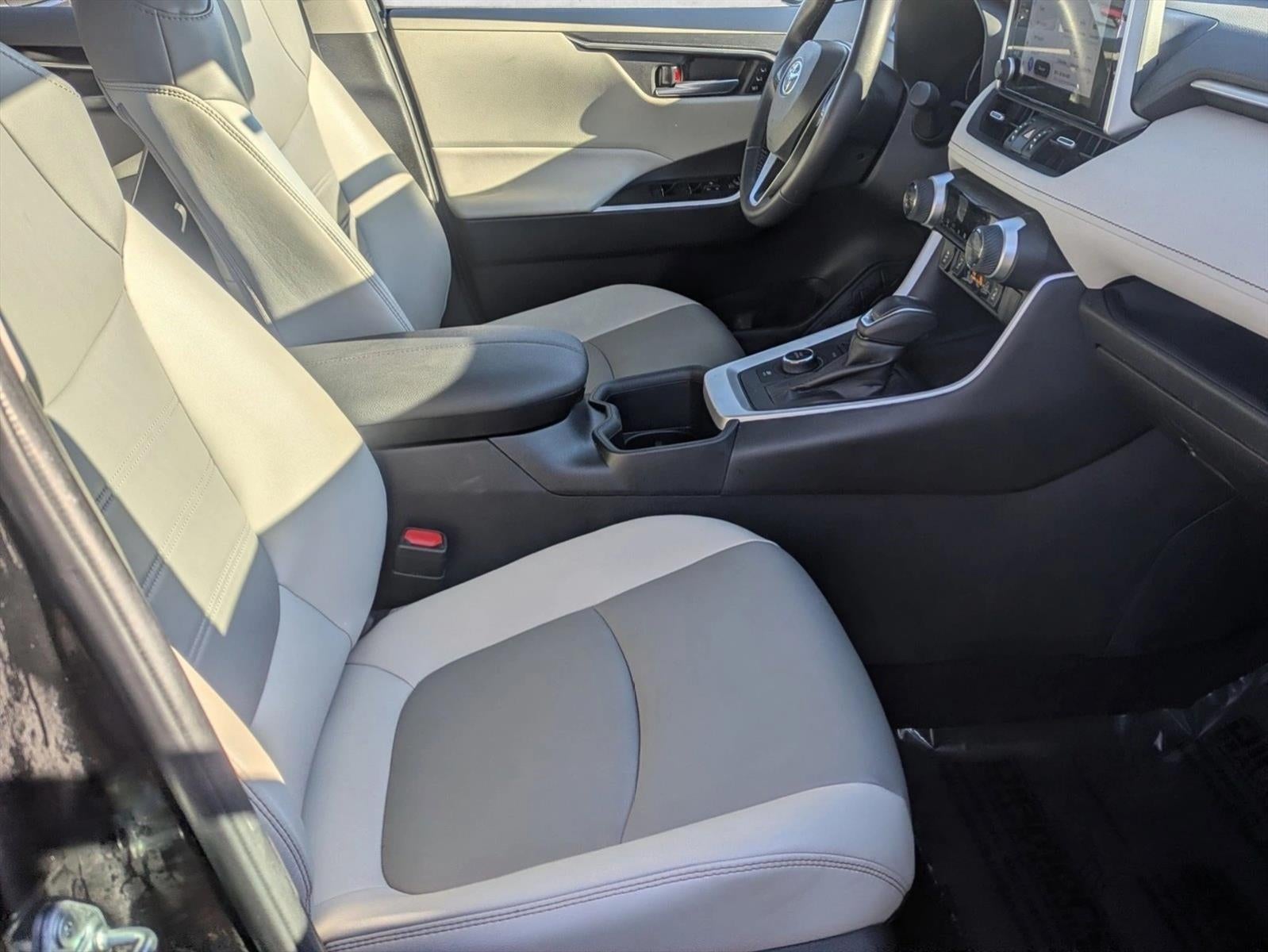 2025 Toyota RAV4 Hybrid XLE Premium