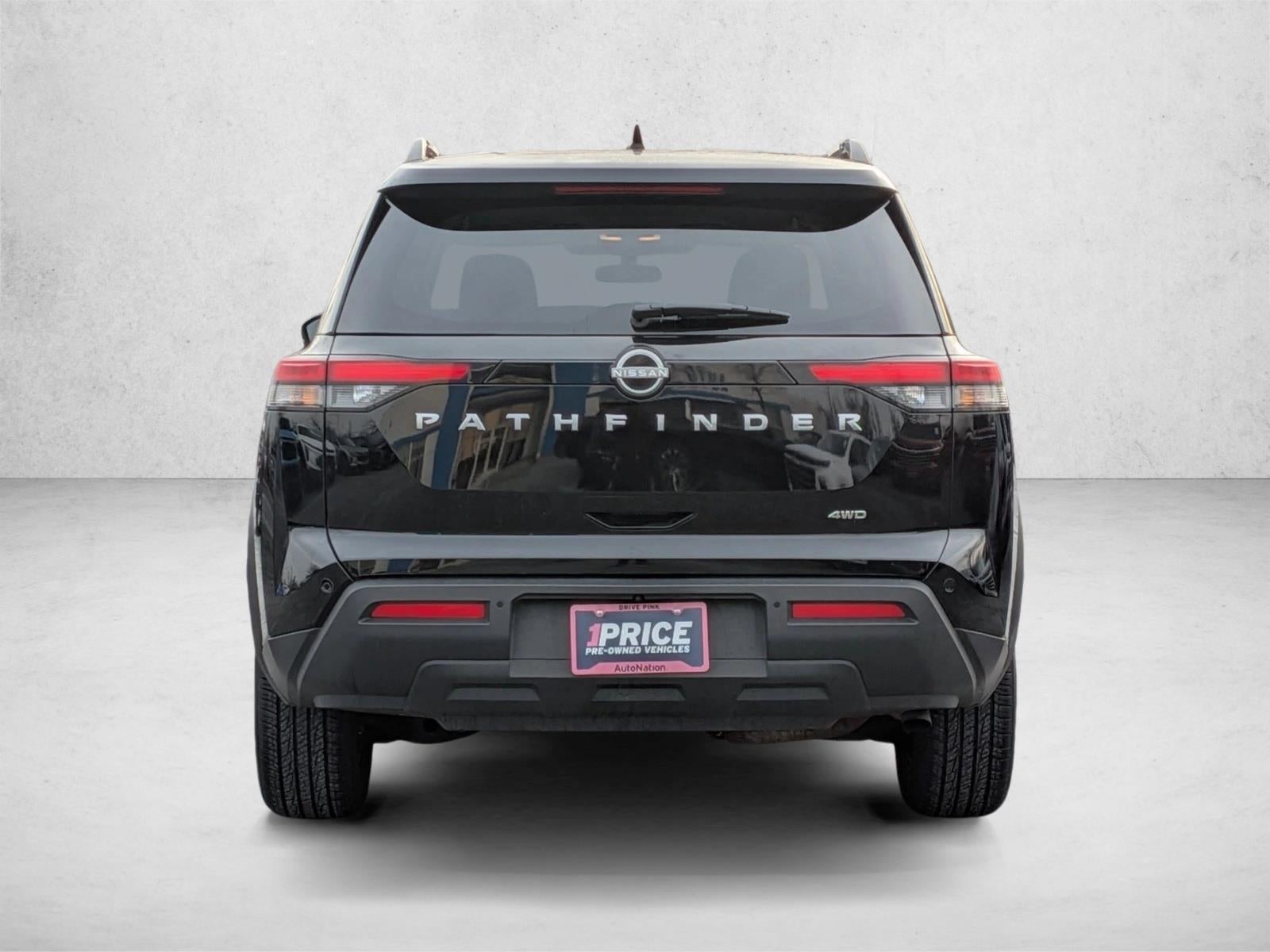 2025 Nissan Pathfinder SV