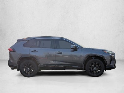 2022 Toyota RAV4 Hybrid SE