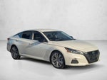 2022 Nissan Altima 2.5 SR Sedan