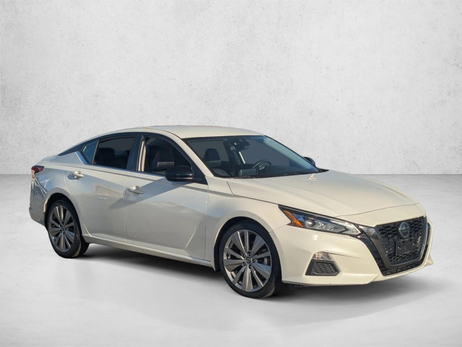 2022 Nissan Altima 2.5 SR Sedan