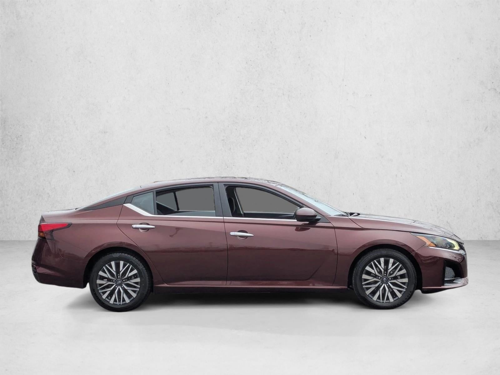 2023 Nissan Altima 2.5 SV Sedan