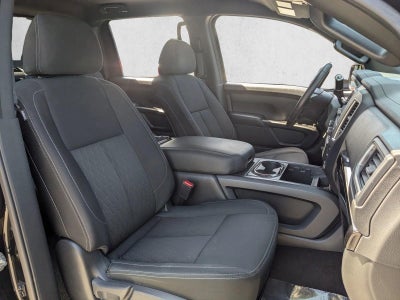 2019 Nissan Titan 4x4 Crew Cab SV