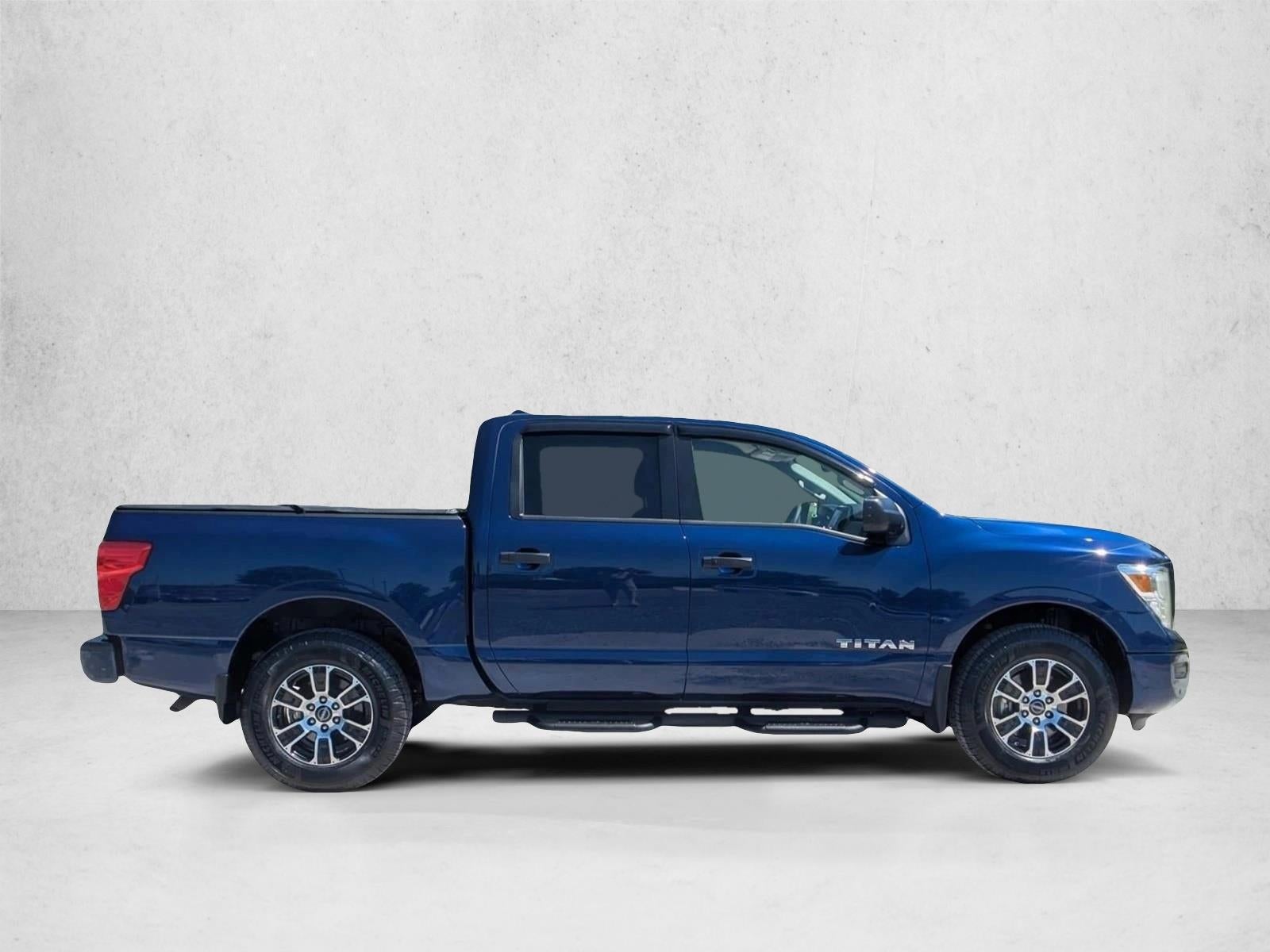 2024 Nissan Titan 4x4 Crew Cab SV