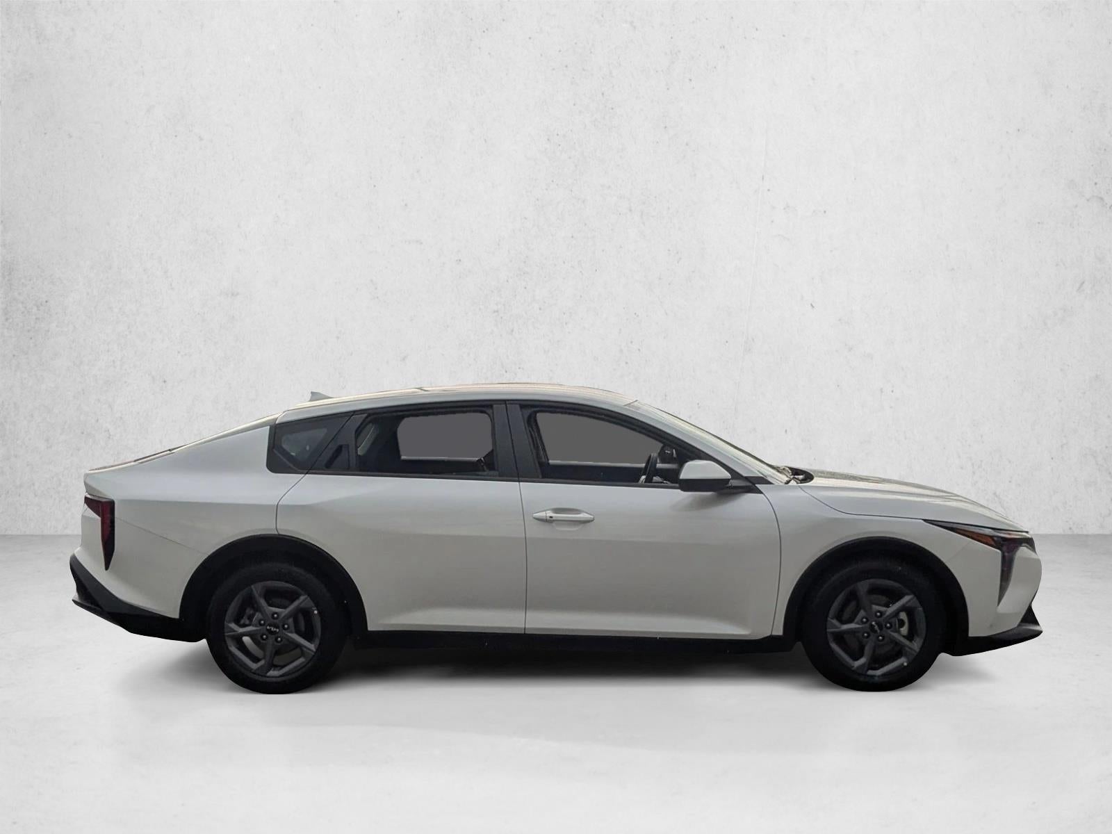 2025 Kia K4 LXS FWD
