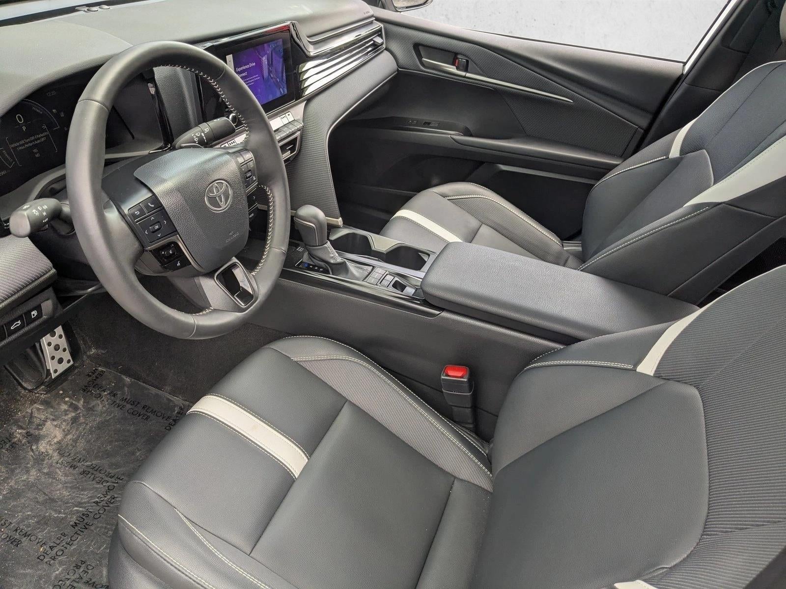 2025 Toyota Camry LE (SE)