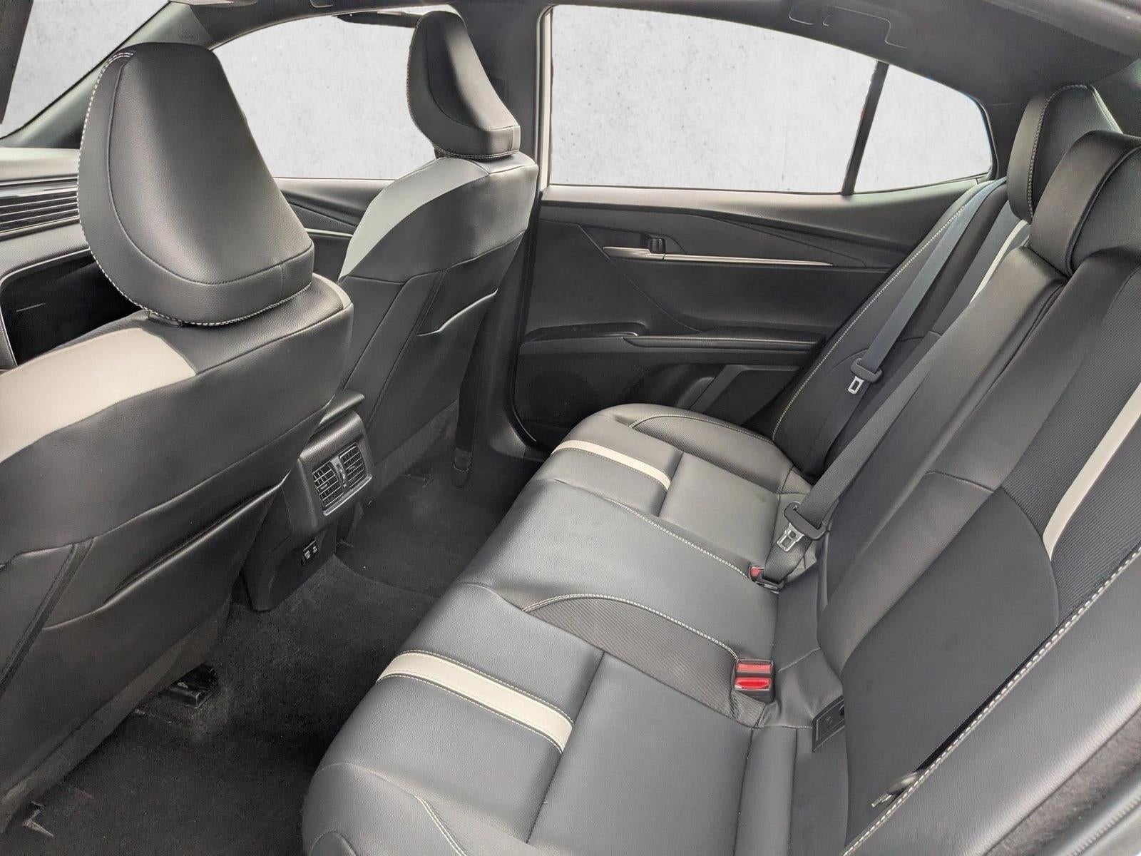 2025 Toyota Camry LE (SE)