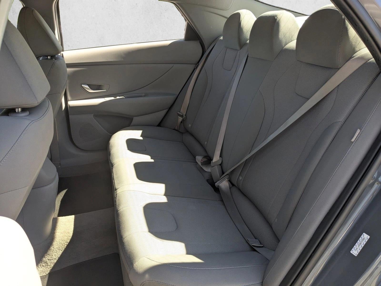 2024 Hyundai ELANTRA SE IVT