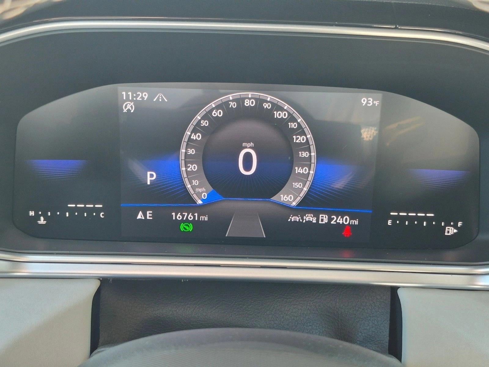 2025 Volkswagen Taos SE 4MOTION