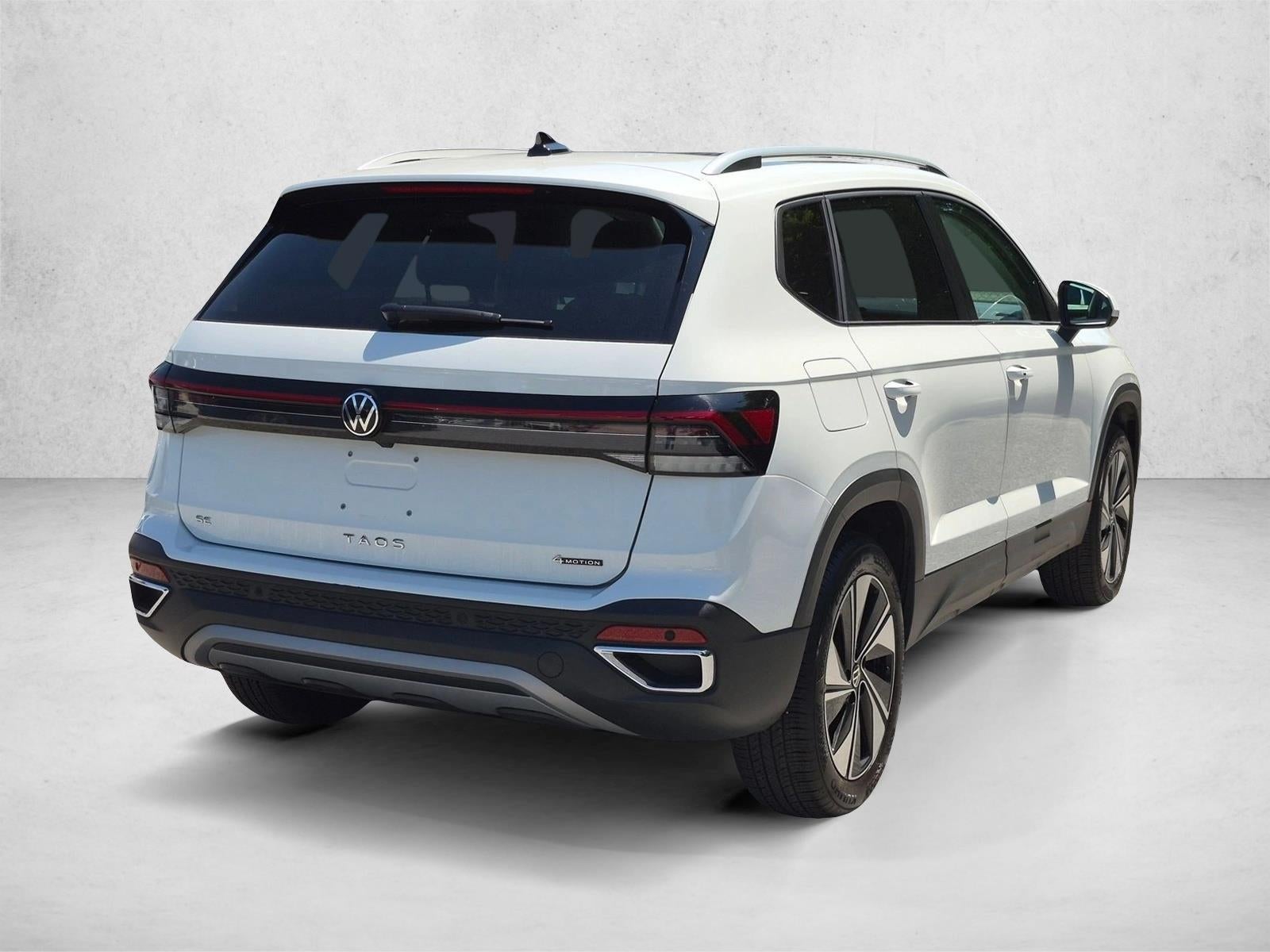 2025 Volkswagen Taos SE 4MOTION