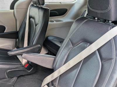 2022 Chrysler Pacifica Touring L FWD