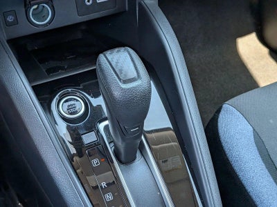 2025 Nissan Versa SV CVT