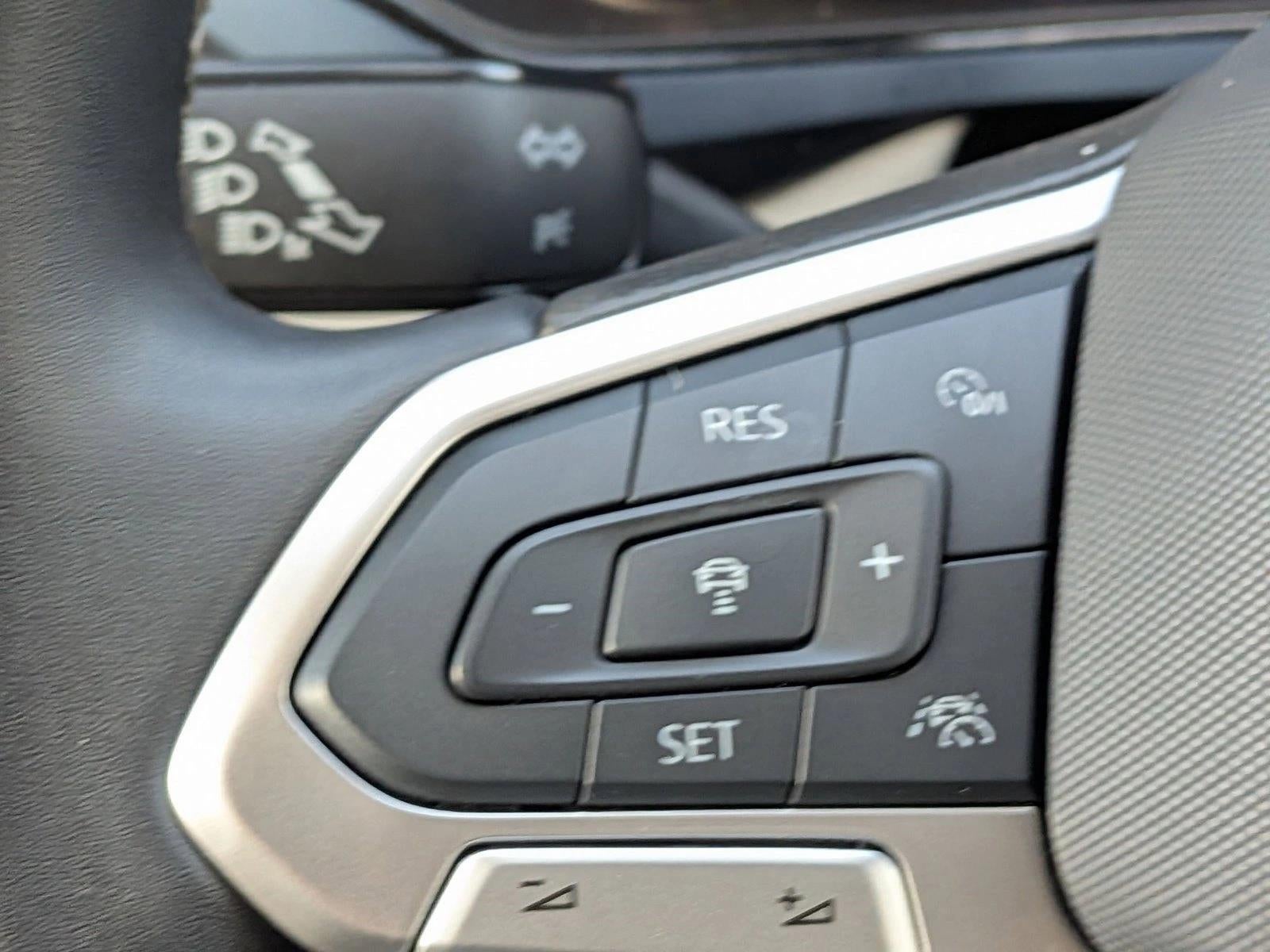 2024 Volkswagen Taos SE FWD