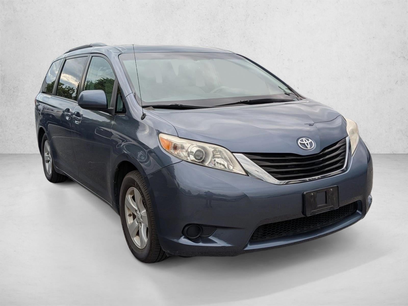 2014 Toyota Sienna 5dr 8-Pass Van V6 LE FWD (Natl)