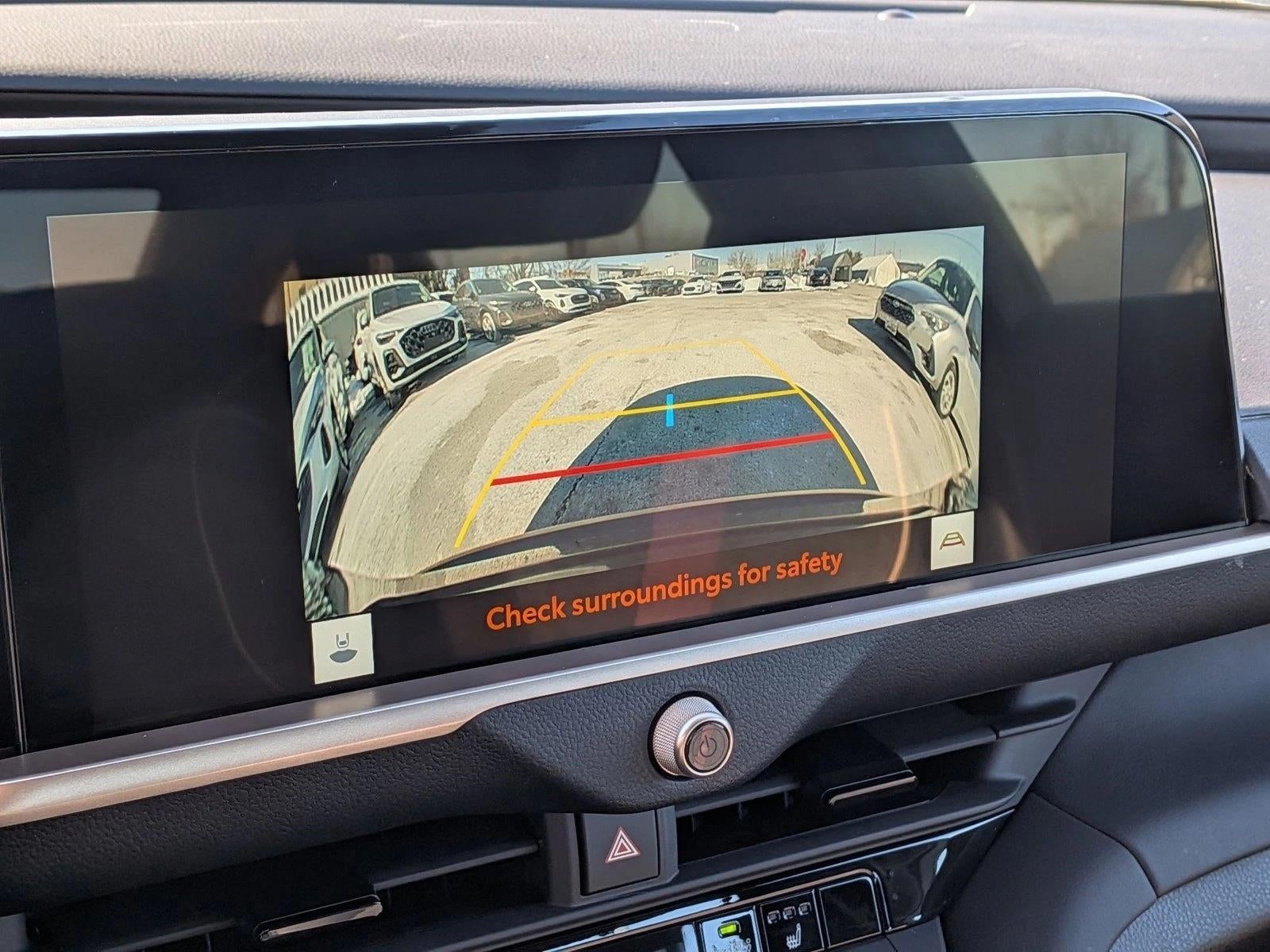 2023 Toyota Crown XLE AWD (Natl)