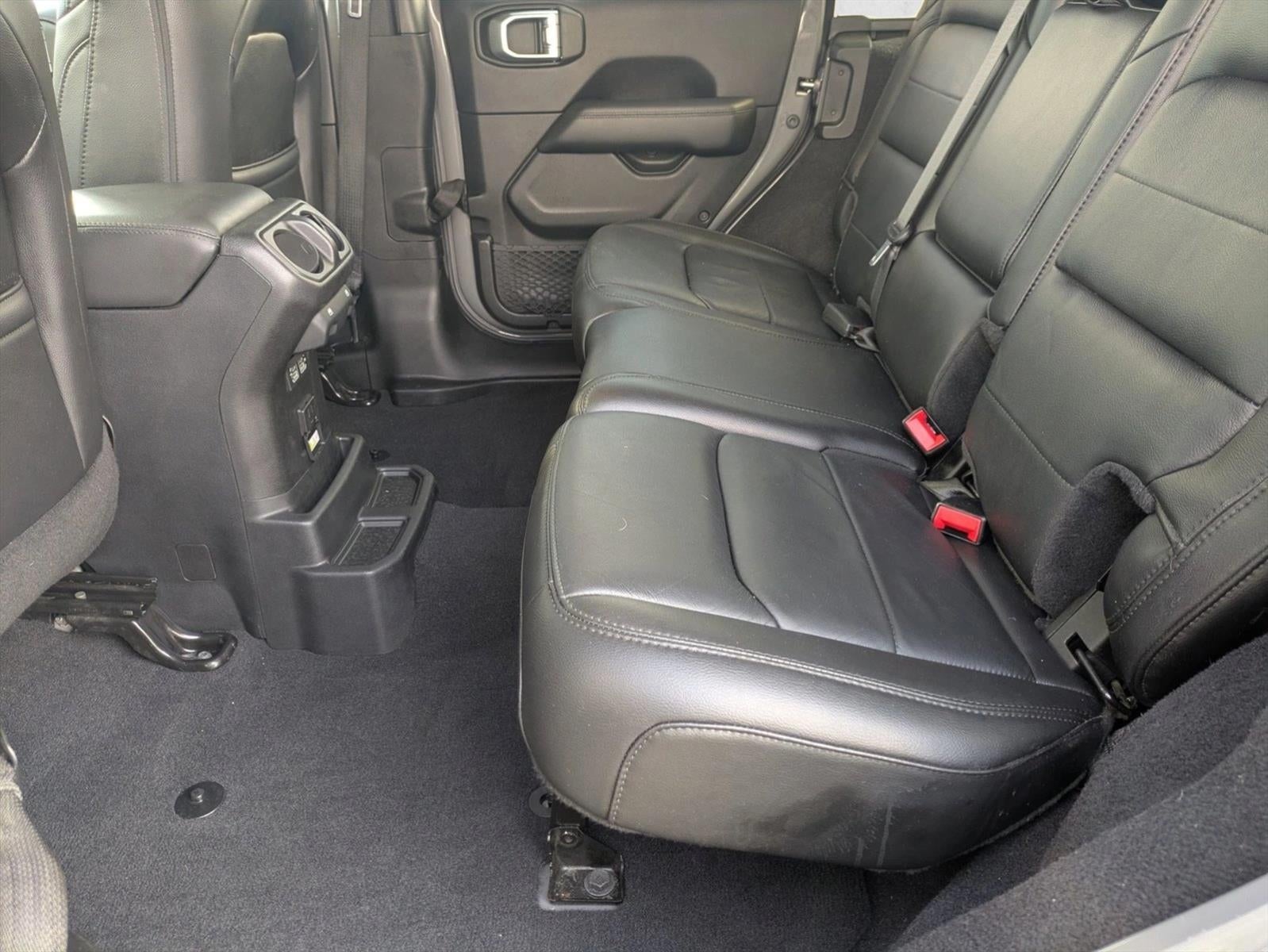 2019 Jeep Wrangler Unlimited Sahara Altitude 4x4