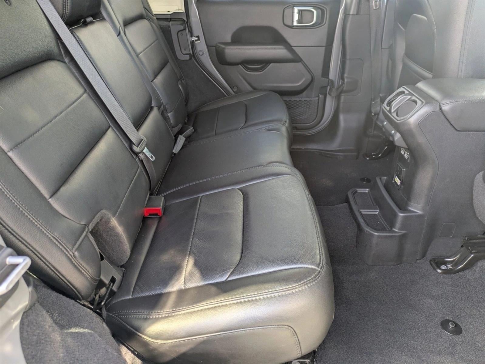 2019 Jeep Wrangler Unlimited Sahara Altitude 4x4