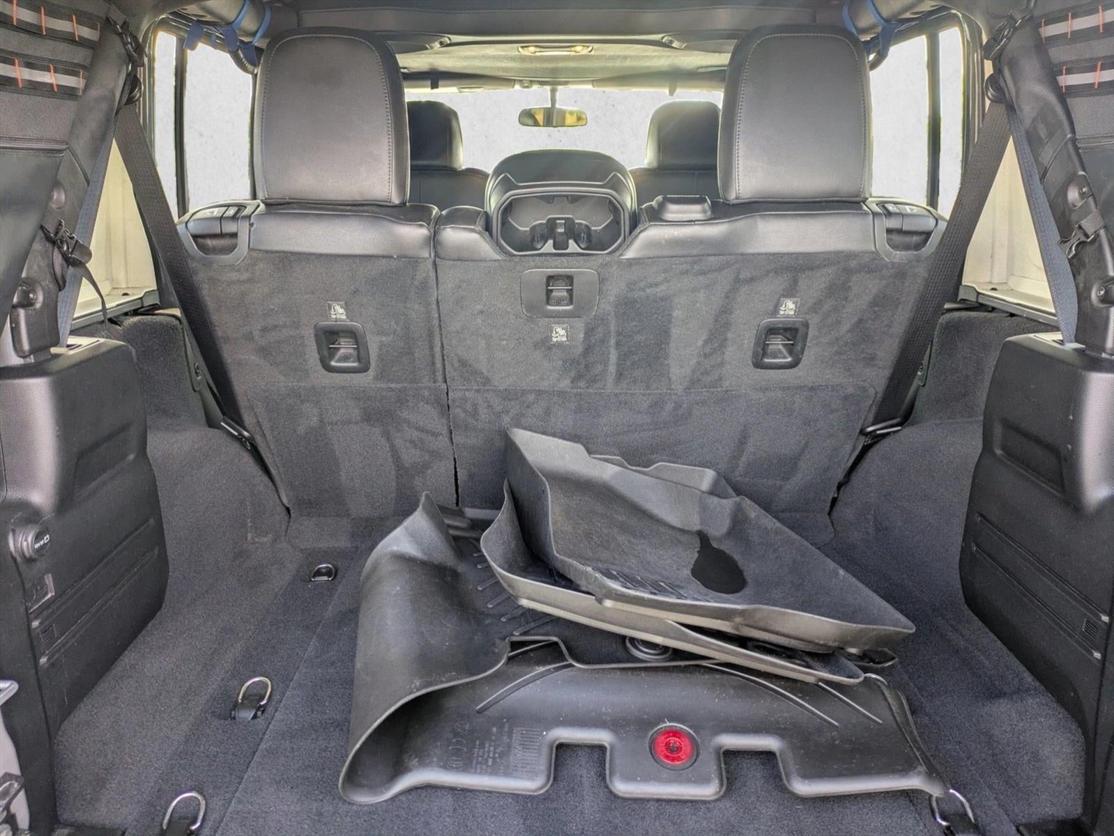 2019 Jeep Wrangler Unlimited Sahara Altitude 4x4
