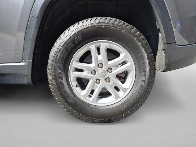 2023 Jeep Grand Cherokee Laredo 4x4