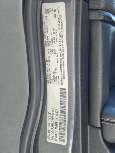 2023 Jeep Grand Cherokee Laredo 4x4