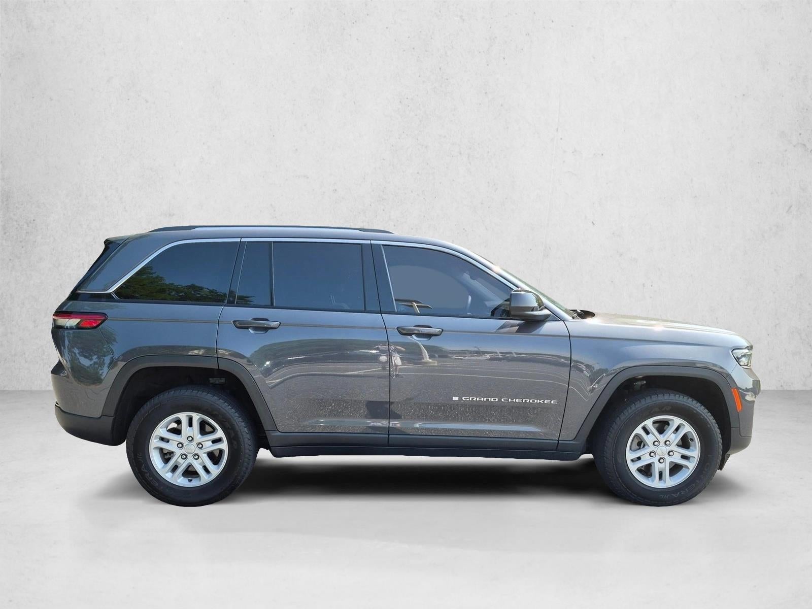 2023 Jeep Grand Cherokee Laredo 4x4