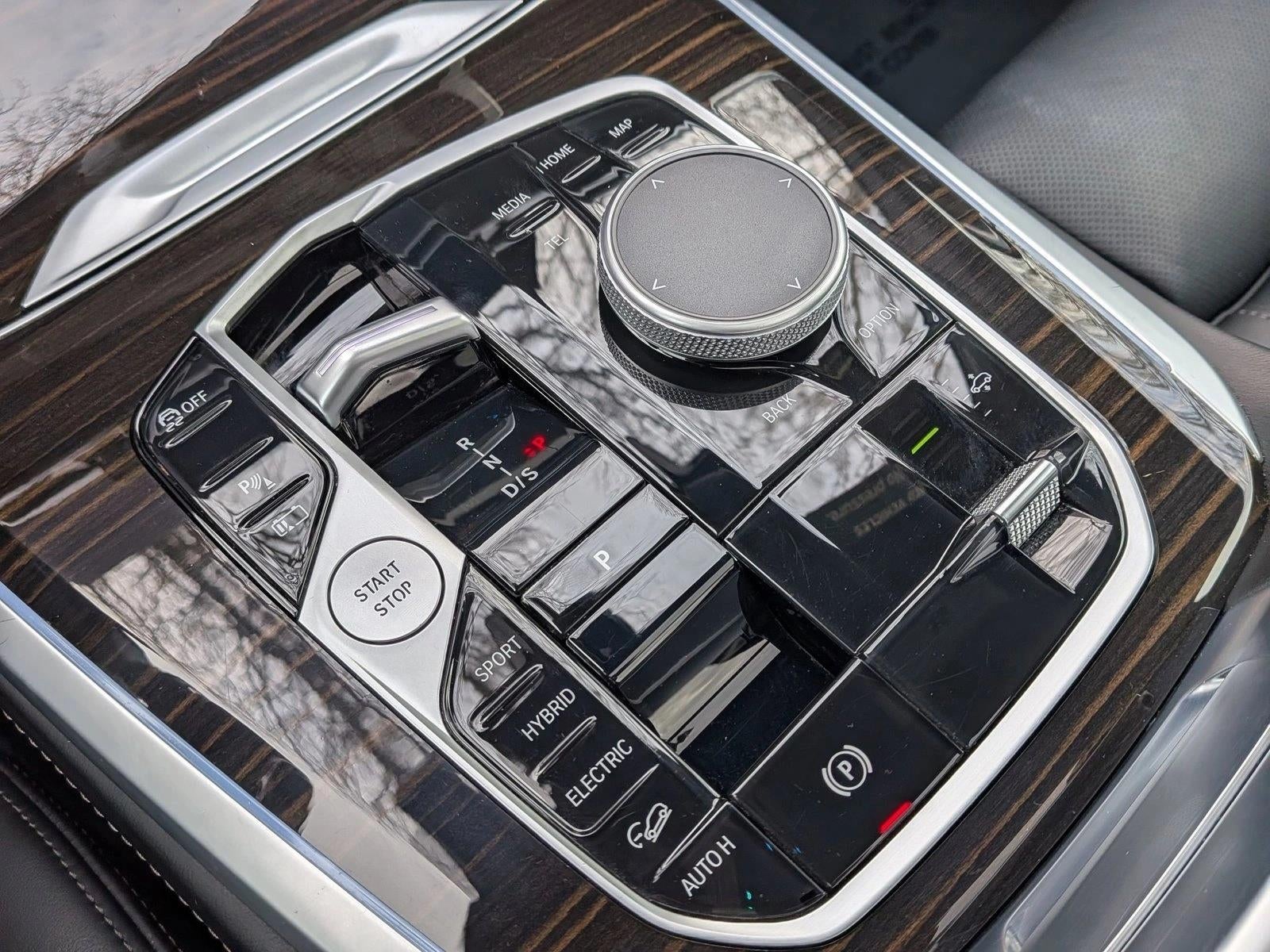 2025 BMW X5 xDrive50e Plug-In Hybrid