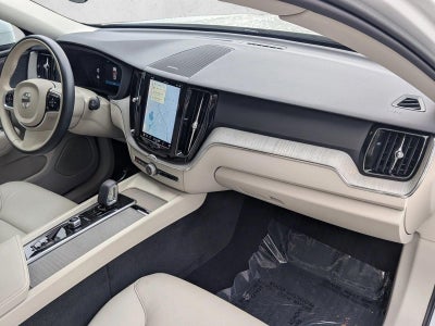 2023 Volvo XC60 B5 AWD Plus Bright Theme