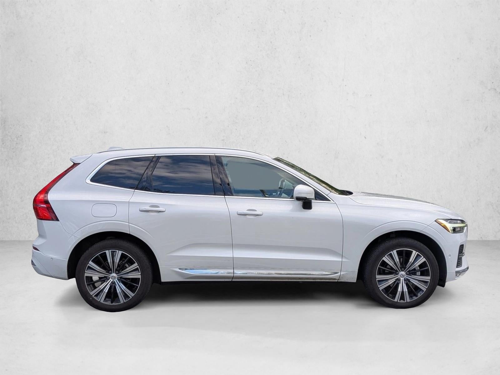 2023 Volvo XC60 B5 AWD Plus Bright Theme