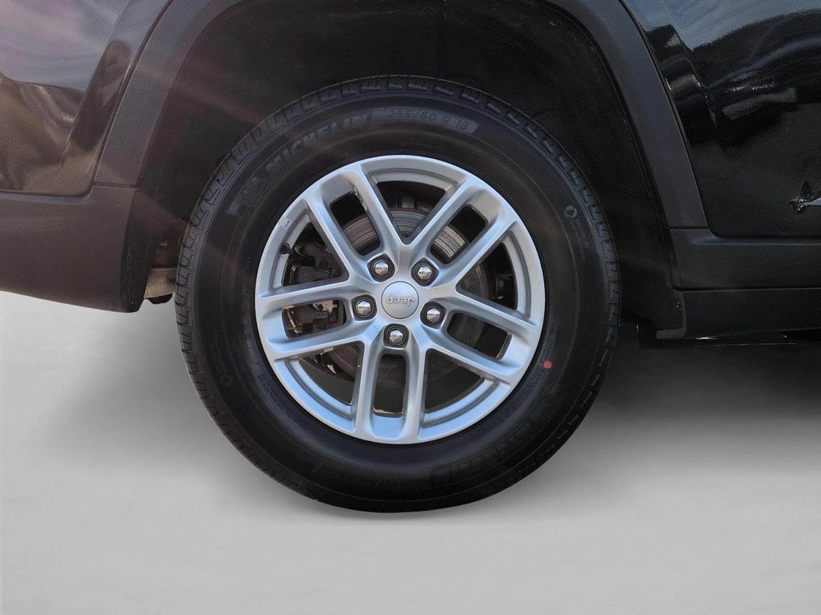 2023 Jeep Grand Cherokee Laredo 4x4