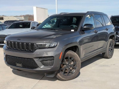 2025 Jeep Grand Cherokee Laredo 4x4