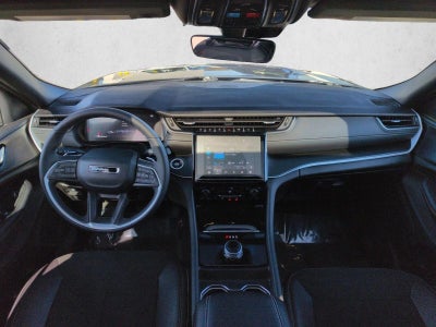 2025 Jeep Grand Cherokee Laredo 4x4