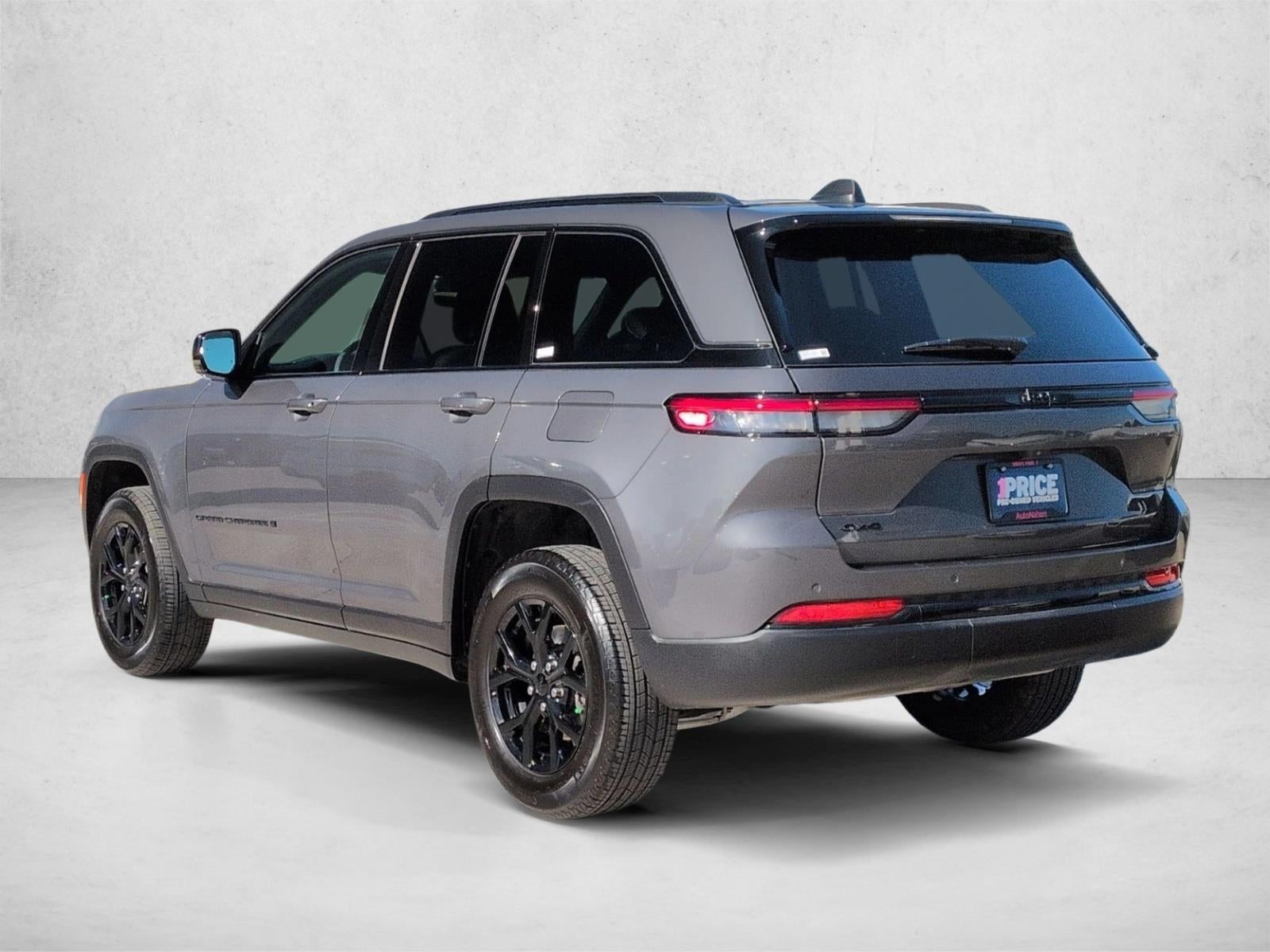 2025 Jeep Grand Cherokee Laredo 4x4