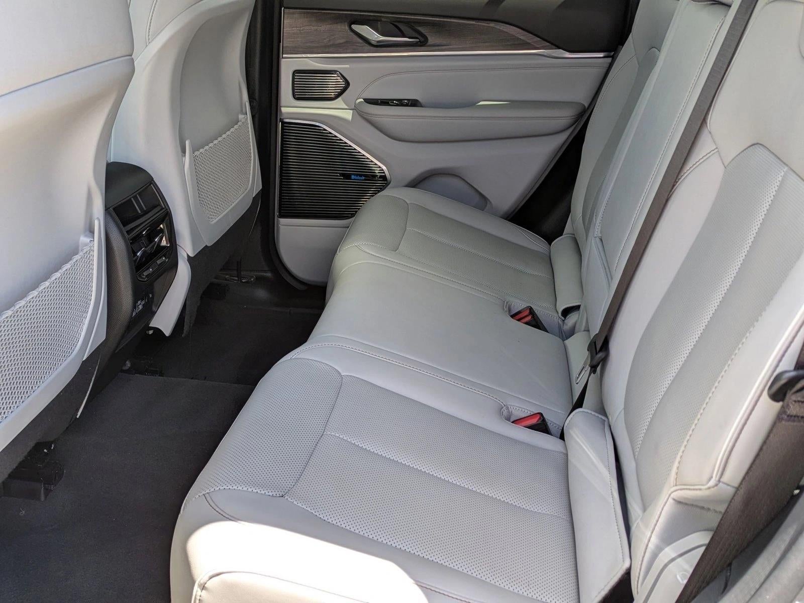 2022 Jeep Grand Cherokee Overland 4x4