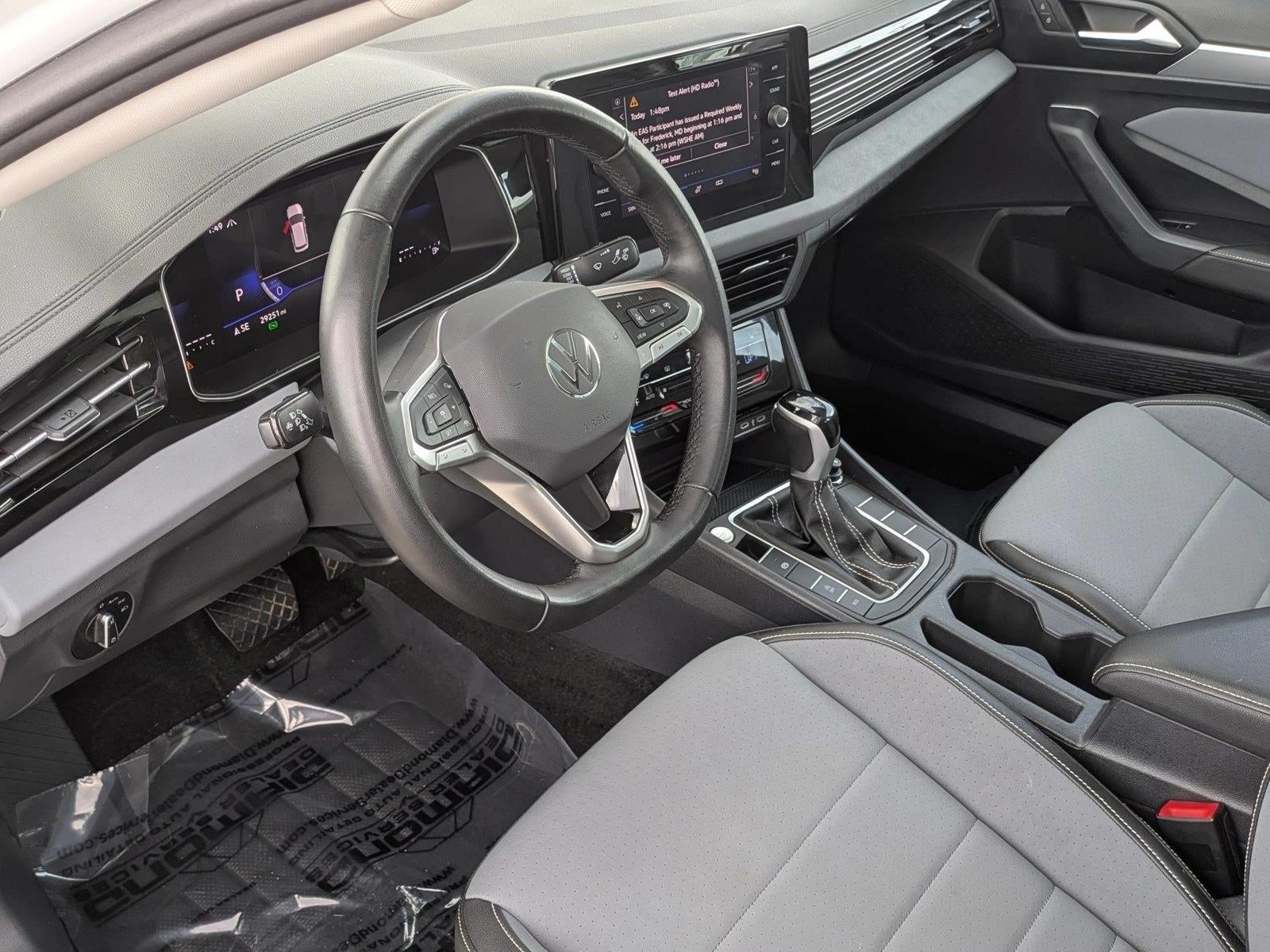 2025 Volkswagen Jetta SE Auto