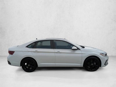 2025 Volkswagen Jetta SE Auto