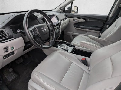 2016 Honda Pilot AWD Touring with DVD Rear Entertainment System and Navigation