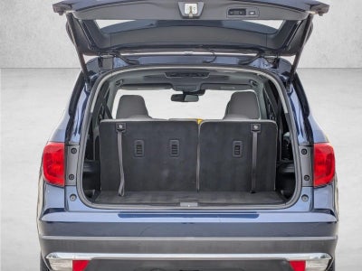 2016 Honda Pilot AWD Touring with DVD Rear Entertainment System and Navigation