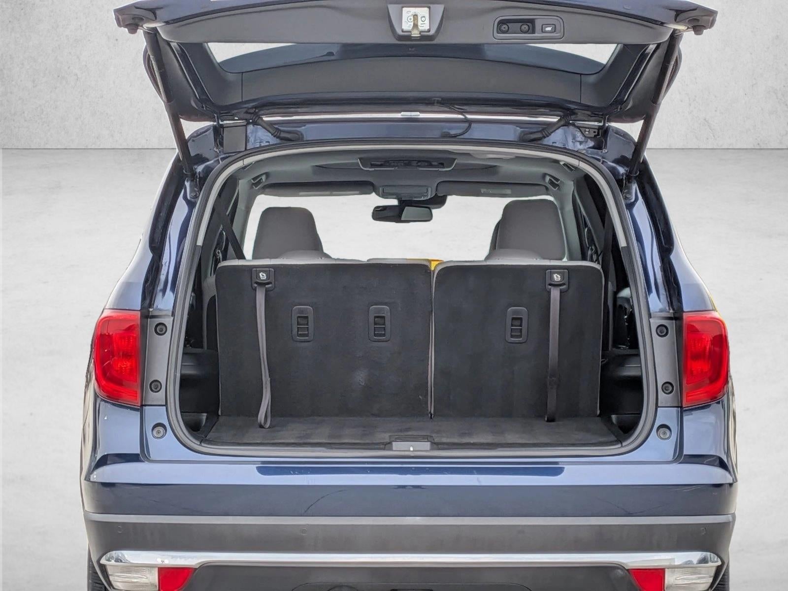 2016 Honda Pilot AWD Touring with DVD Rear Entertainment System and Navigation