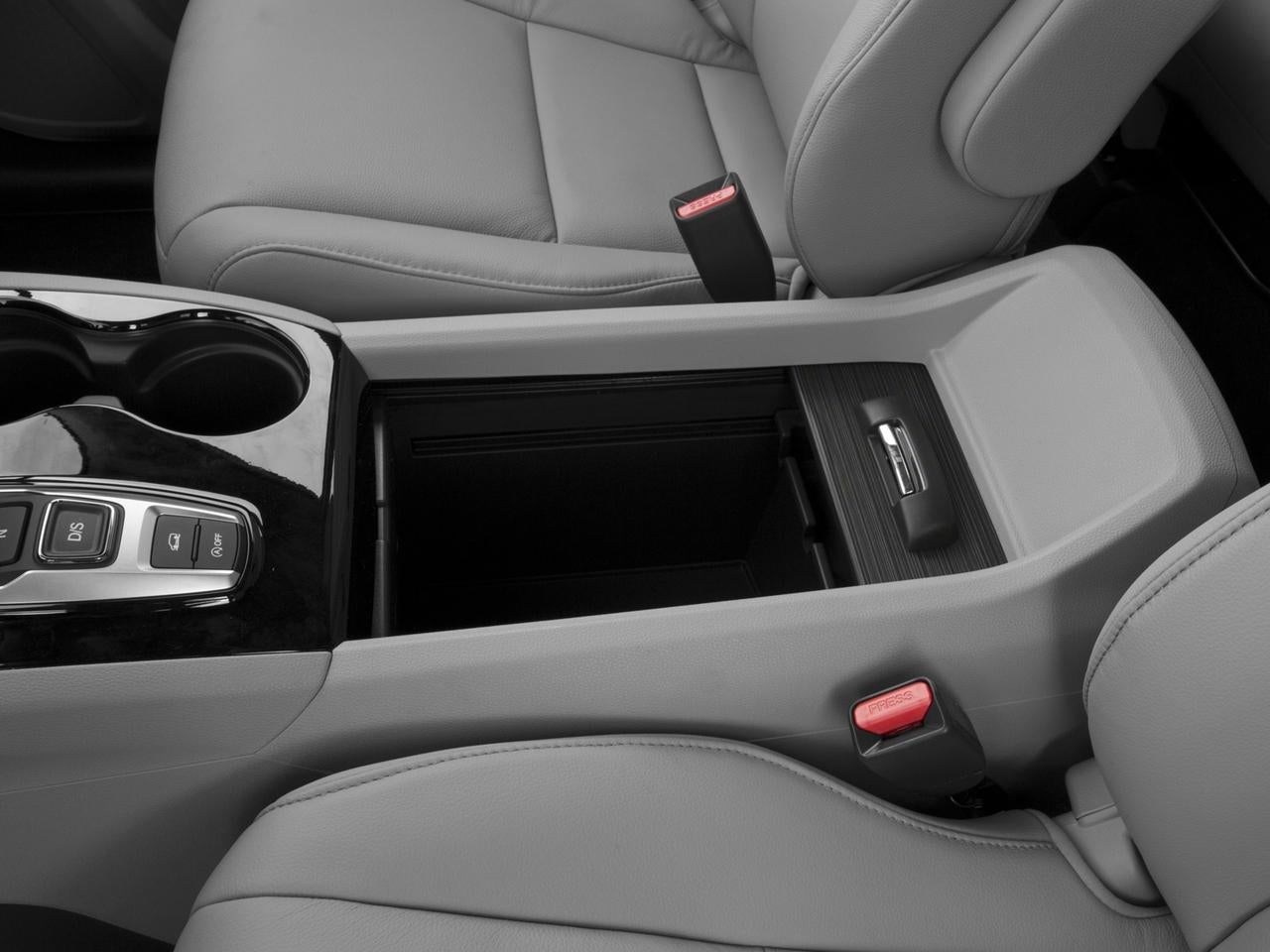 2016 Honda Pilot AWD Touring with DVD Rear Entertainment System and Navigation