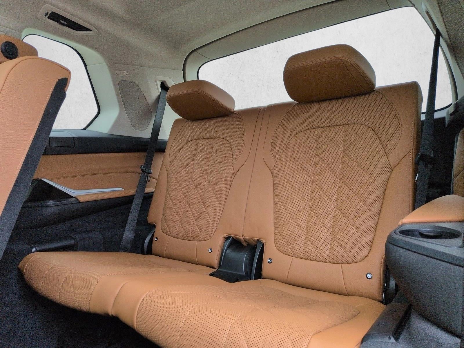 2023 BMW X7 xDrive40i Sports Activity Vehicle