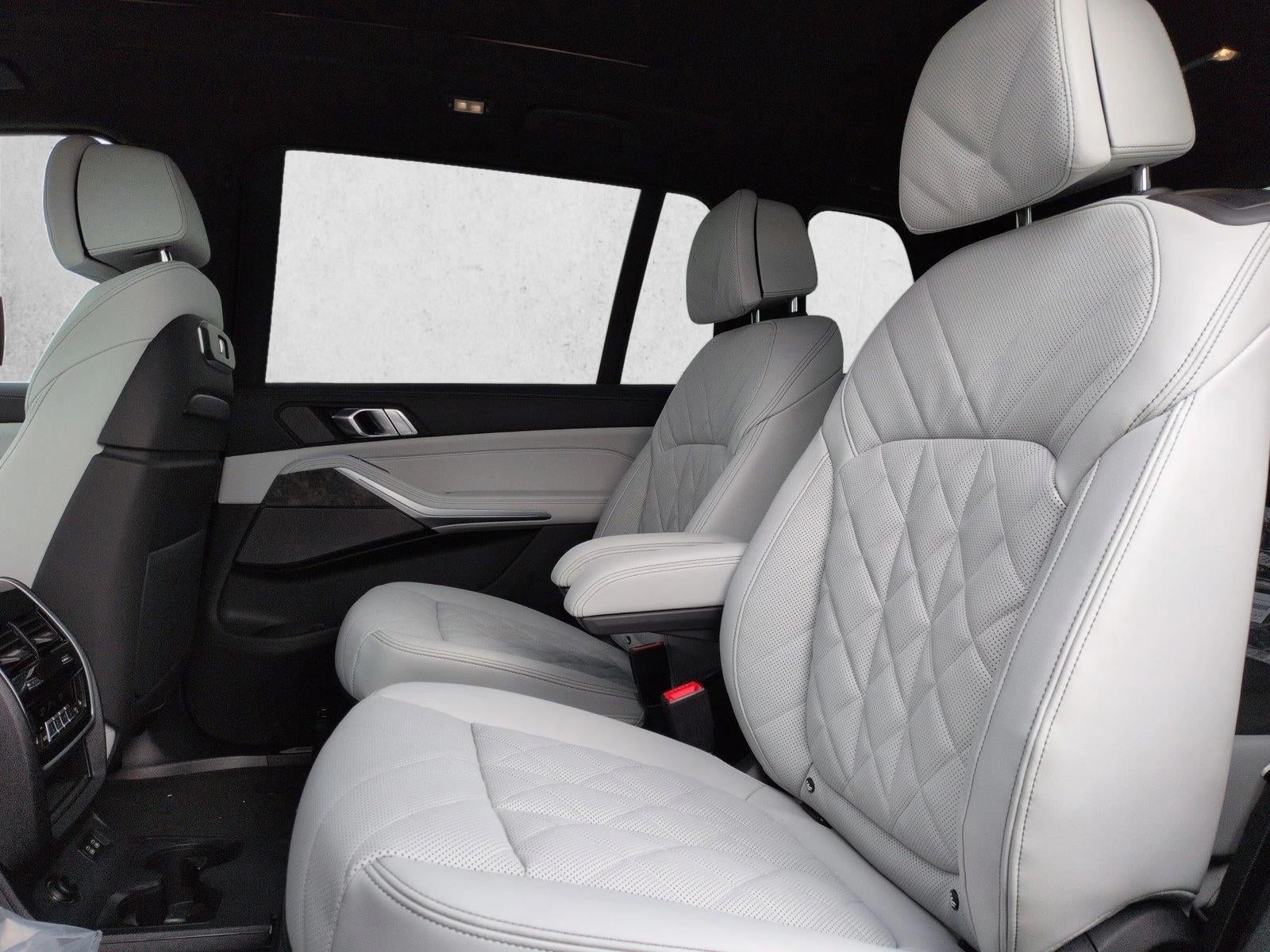2026 BMW X7 xDrive40i Sports Activity Vehicle