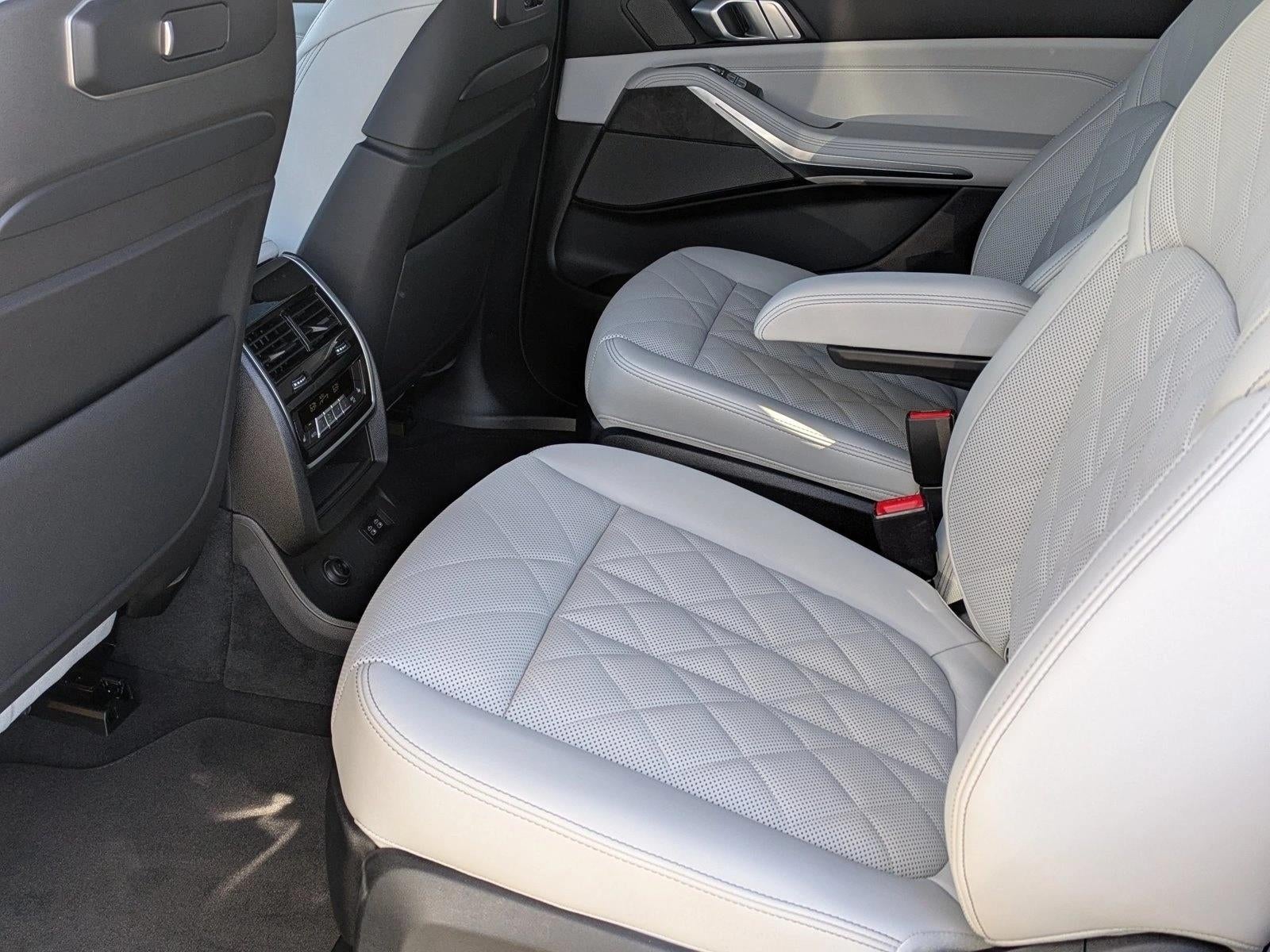 2026 BMW X7 xDrive40i Sports Activity Vehicle
