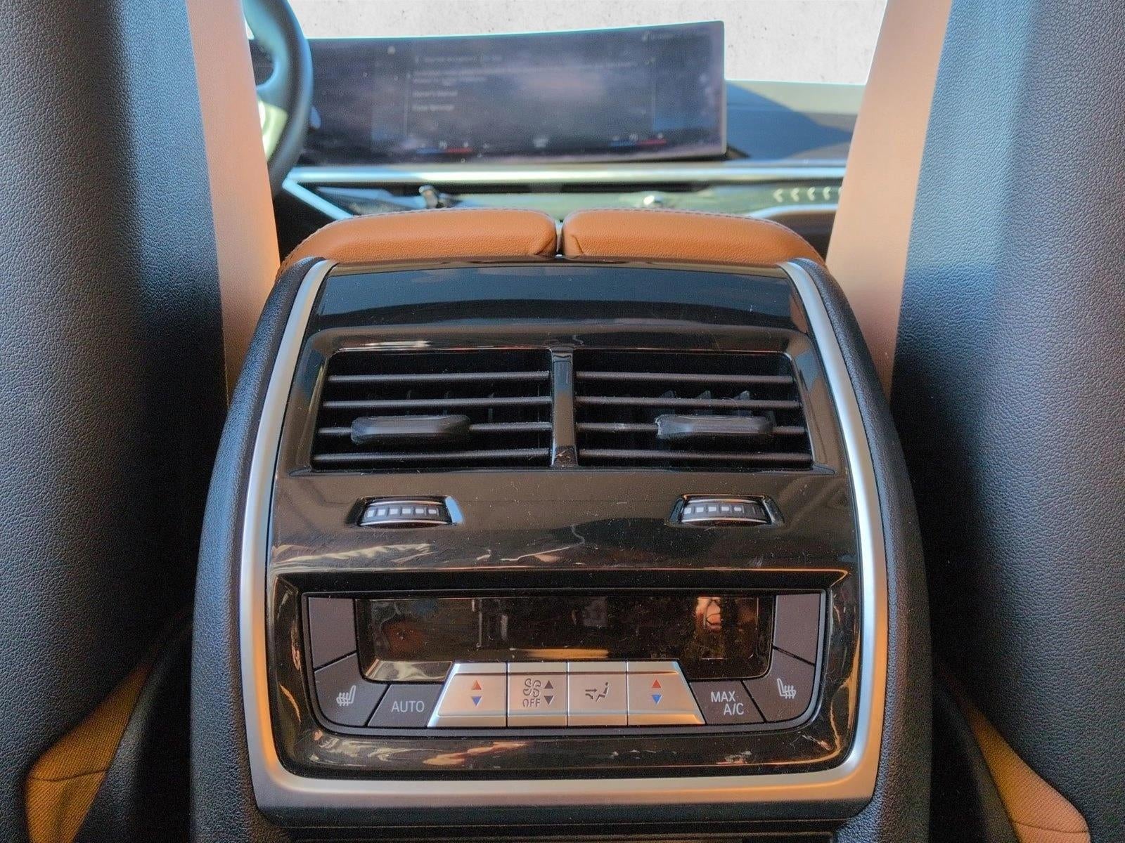 2023 BMW X7 xDrive40i Sports Activity Vehicle